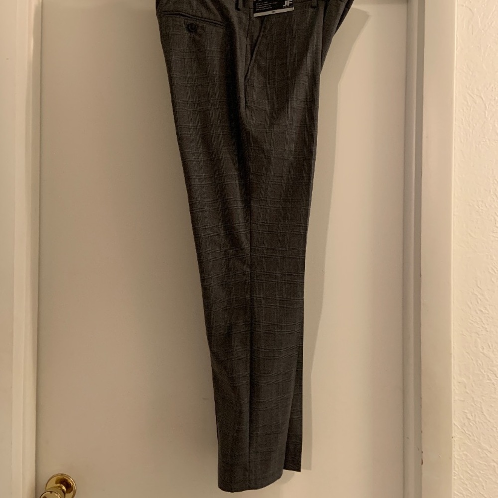 Men’s NWT retails $90
